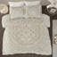 Très grand / très grand coton 3 pièces - taupe 100% pour un sommeil réparateur. Breloque médaillon. 2 taies décoratives. . Housse et housse de couette taupe Serenity lavable à la machine. Avec médaillon. Attrait. Entretien facile-120274482-120274485