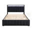 Lit tapissier double avec éclairage à DEL, tablettes, capitonnage vertical et ports de chargement USB double face