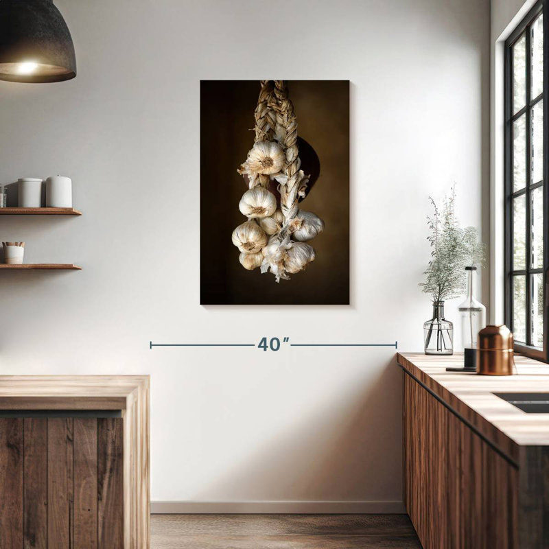 Yarlin Garlic Braid, 36" H x 24" W