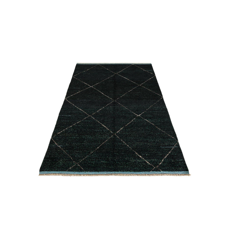 Tapis noir Kalmanovitz