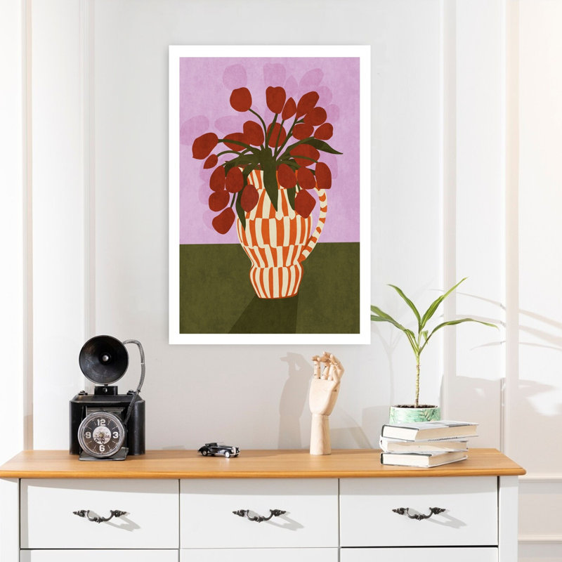 "Tulipes" audacieuses dans un vase, H 24 po x l 16 po