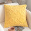 (Couvertures avec insertions) Ensemble de 2 coussins décoratifs à motif géométrique surélevé avec insertions de taille 18 po x 18 po jaune