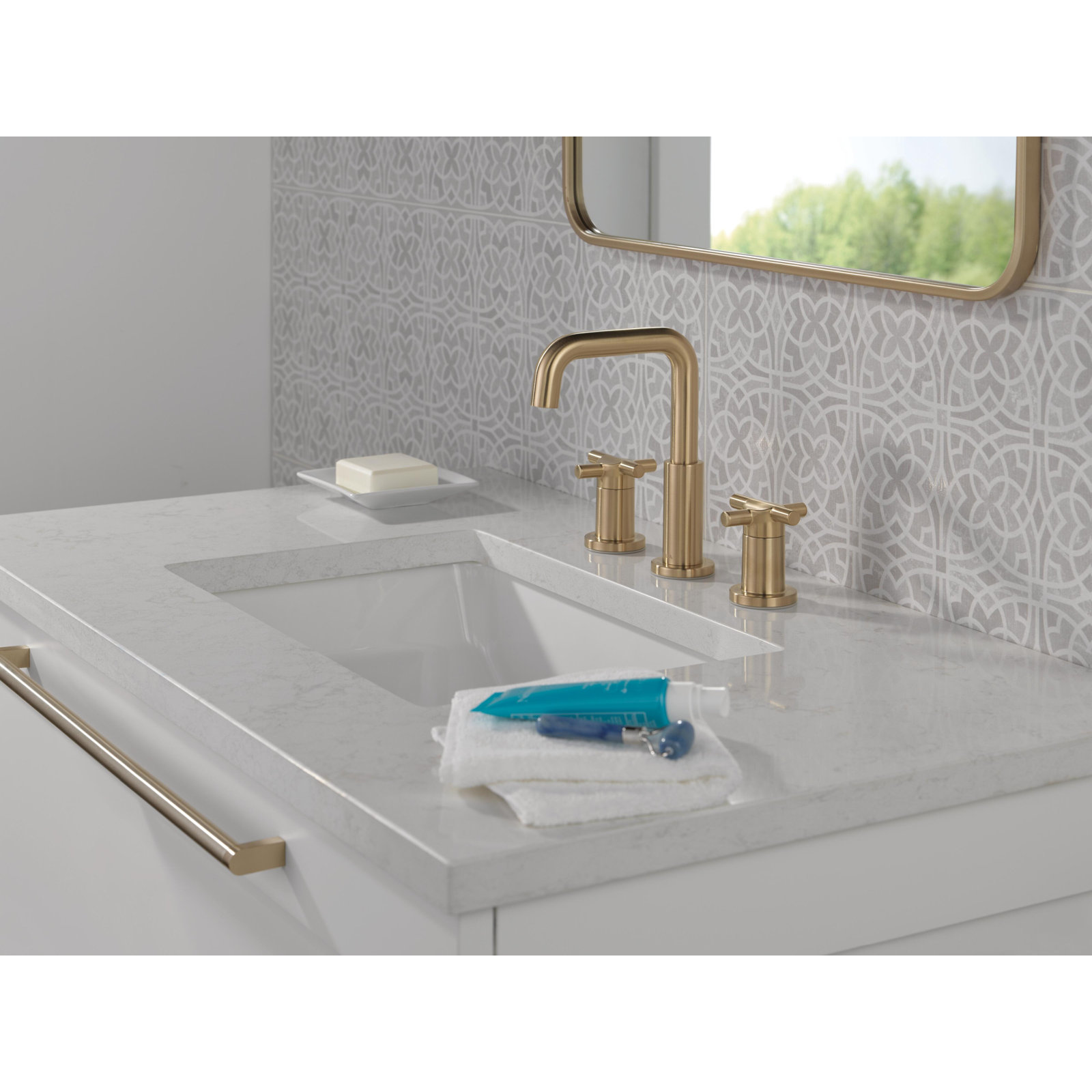 Nicoli Widespread Faucet with Drain Assembly, Champagne Bronze