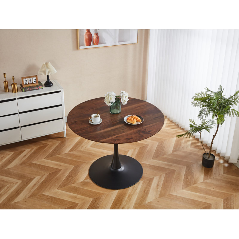 Table de salle à manger Bjarnheiur, H 28,8 po x l 42,12 po x P 42,12 po, En bois, Noir