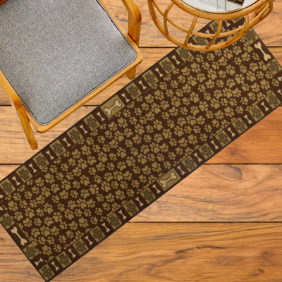 Tapis brun antidérapant lavable avec pattes et os à poils courts 2x7