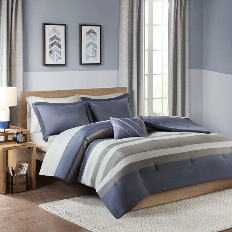 Literie simple avec édredon rayé et taies d'oreiller - Draps bleu gris Design serein