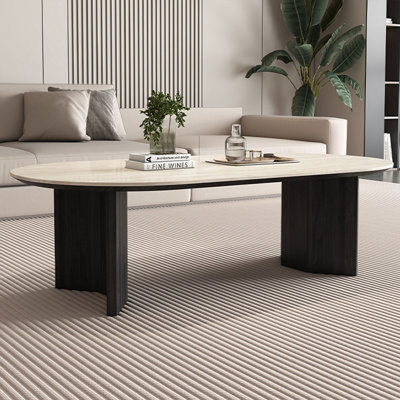 Table basse en pierre blanche avec pierre ovale