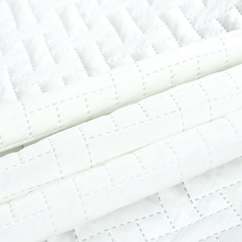 Polyester Comforter, Queen Comforter + 2 Pillow Cases, White