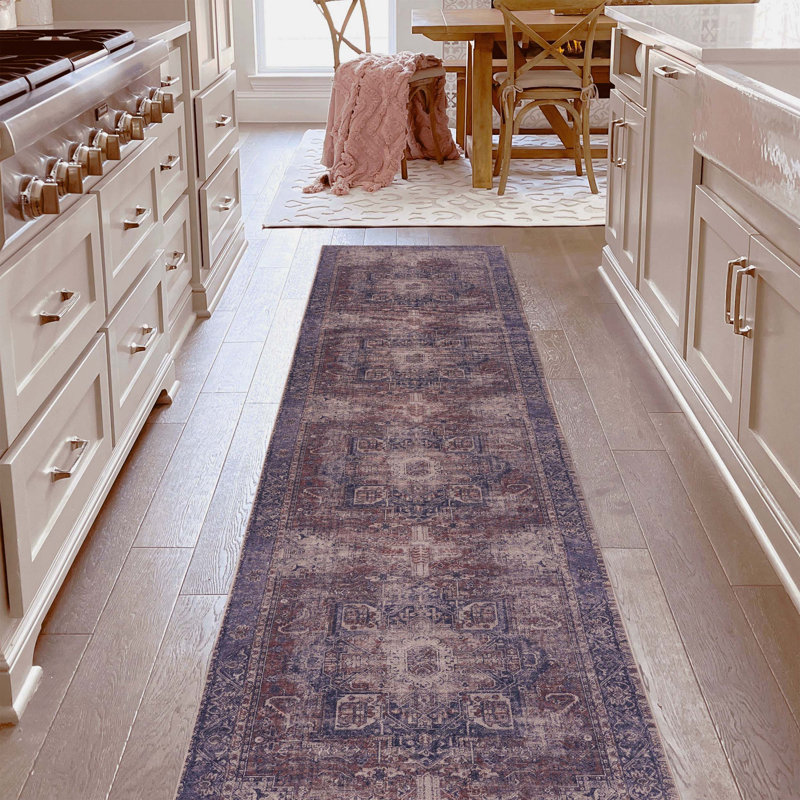 Olyne Rug, Runner 2'6" x 10'