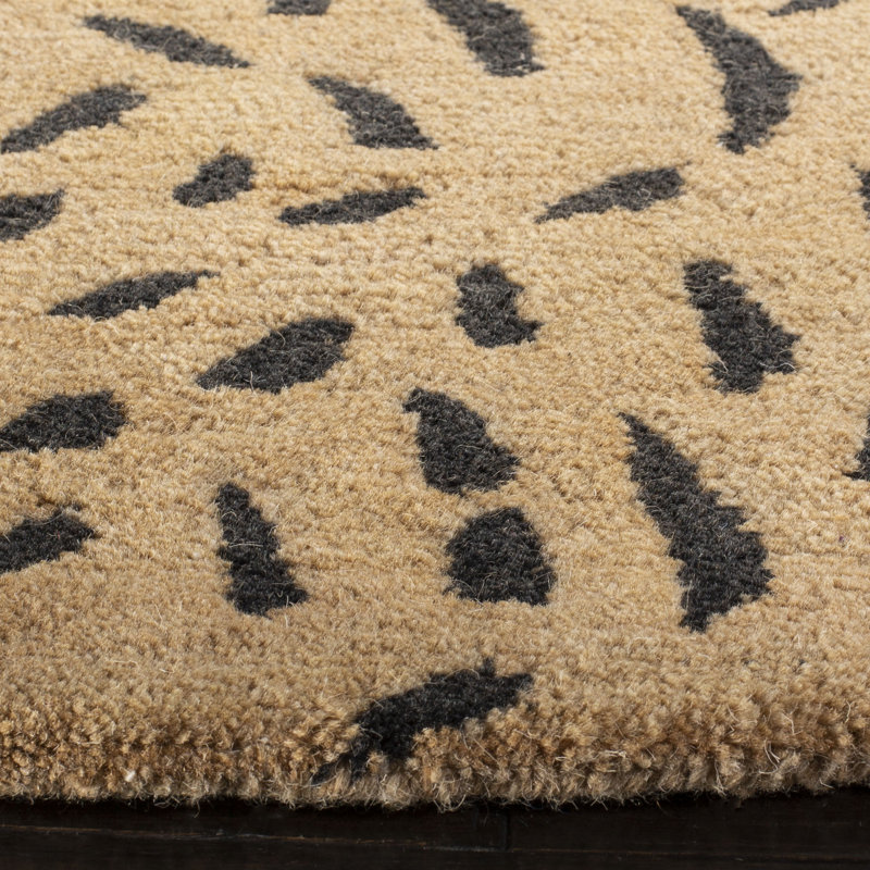 Breanna Hand Tufted Wool Animal Print Indoor Rug, Round 6'
