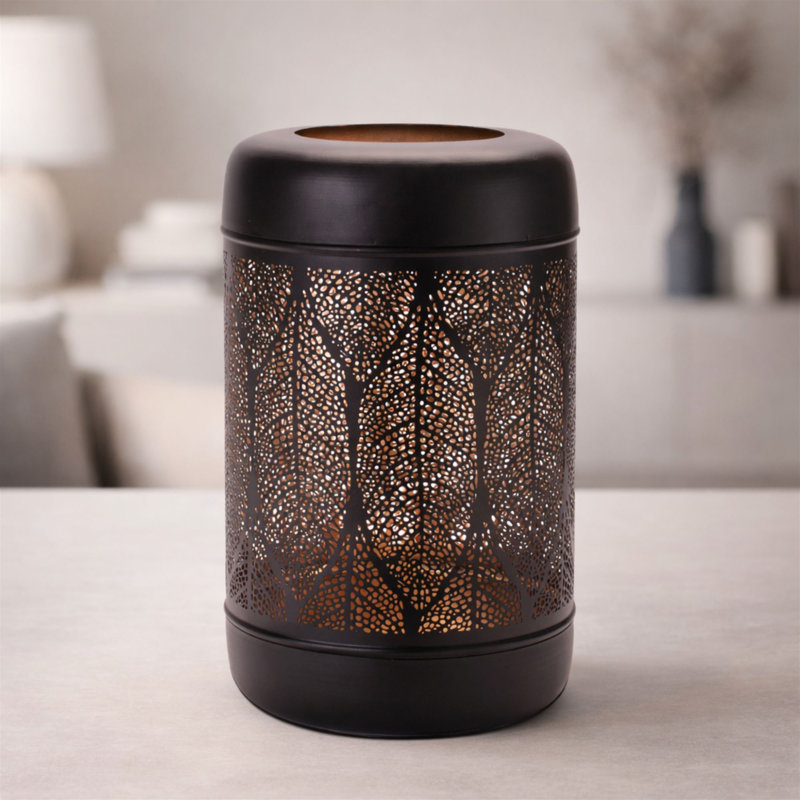 Lanterne à motif de feuilles coupées en métal H 13 po, H 13,45 po x l 8,25 po x P 8,2 po