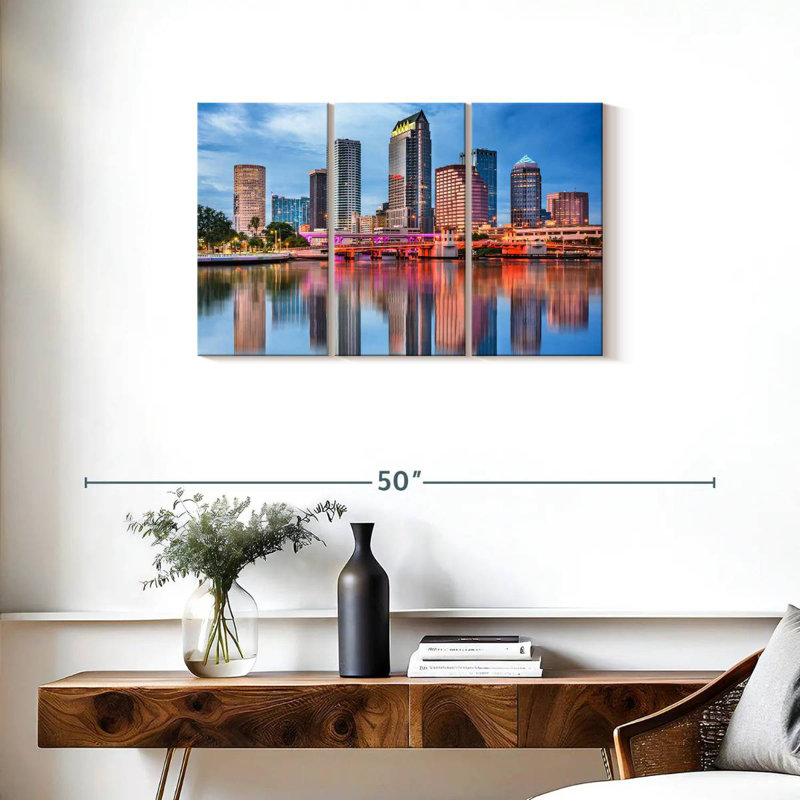 Sireci Tampa, 20" H x 33" W