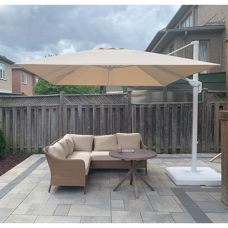 Parasol carré en porte-à-faux 9 pi avec base et rotation à 360 ° Ronak, Beige, L 108 po x P 108 po