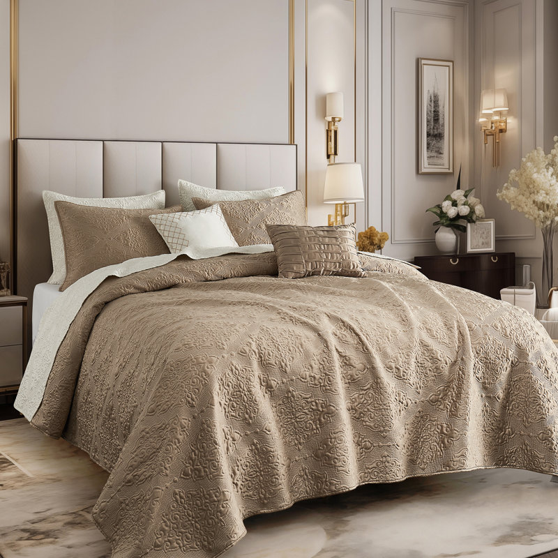 Satin Quilt Set Cooling 5-Piece Bedding Set, Queen Quilt + 4 Additional Pieces, Khaki
