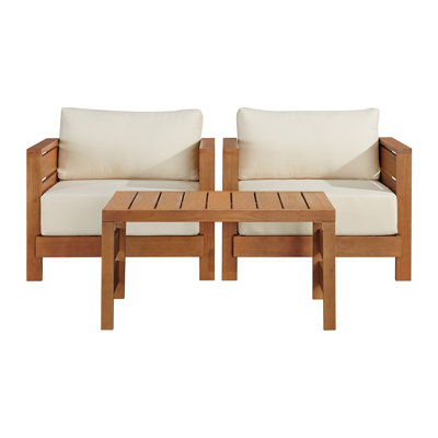 Ensemble de meubles de patio 3 pièces Barton - Table d'extérieur en bois d'eucalyptus résistant aux intempéries et chaises avec coussins crème - Ensemble de mobilier d'extérieur moderne pour porche, terrasse, piscine (naturel)