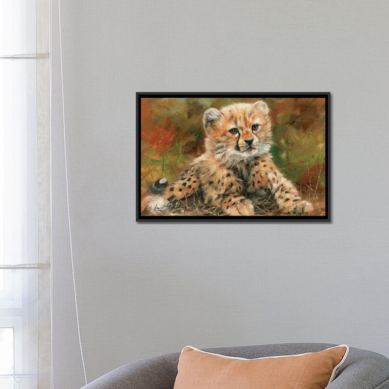 «Cheetah Cub Laying Down», impression sur toile, H 18 po x l 26 po x P 1,5 po, Toile avec cadre noir, Pas de tapis
