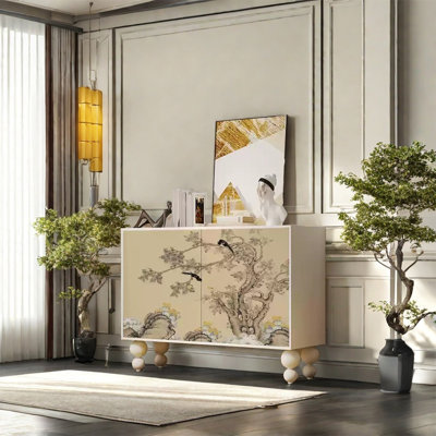 Armoire avec poignées en laiton