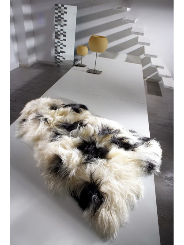 Tapis en laine de mouton à fibre naturelle par fibres longues par Fiberus par Auskin 2 pi x 3,5 pi, Taches naturelles