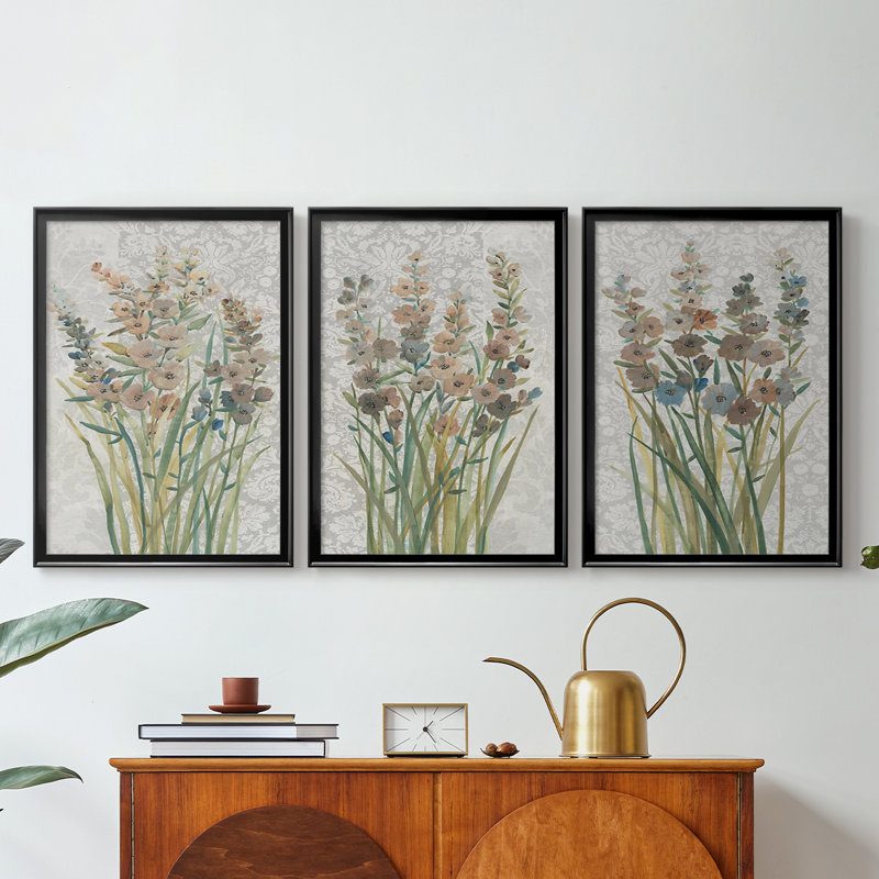 Patch of Wildflowers I - Toile tendue avec châssis sur mesure - 3 pièces, H 21 po x l 30 po, Noir