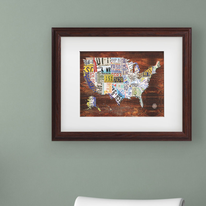 « USA License plaque Map »-impression d’art graphique, H 16 po x l 20 po x P 2 po, Encadrement brun, Blanc