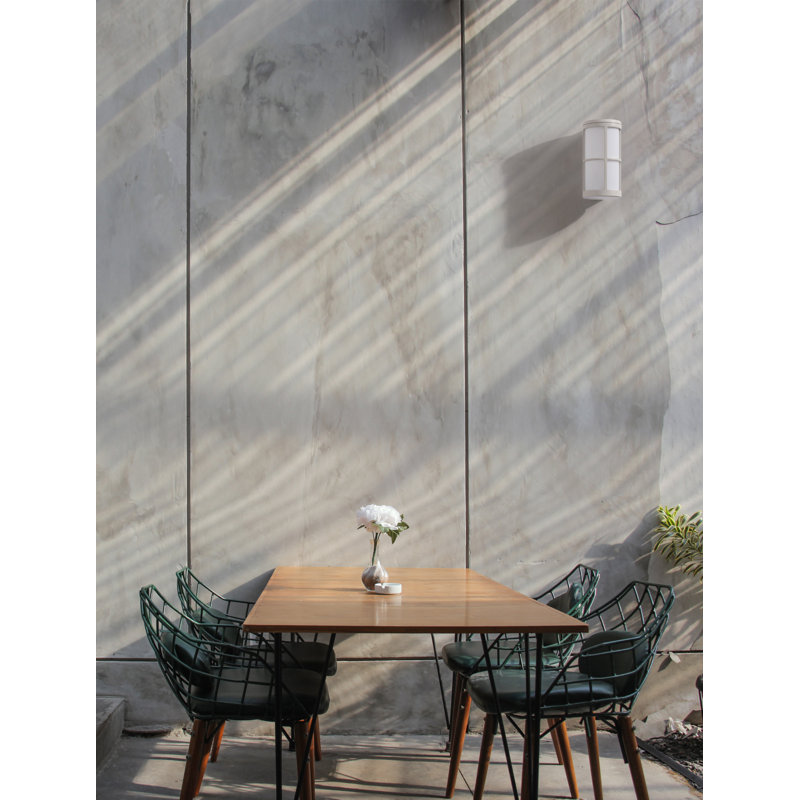 Outdoor Armed Sconce, White