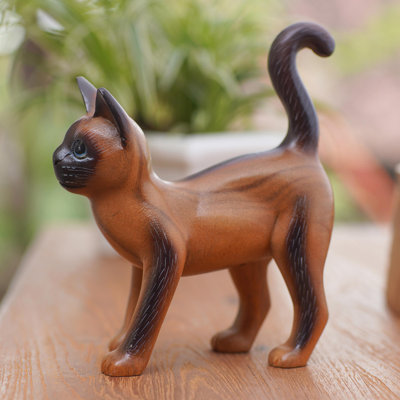 Figurines & Sculptures