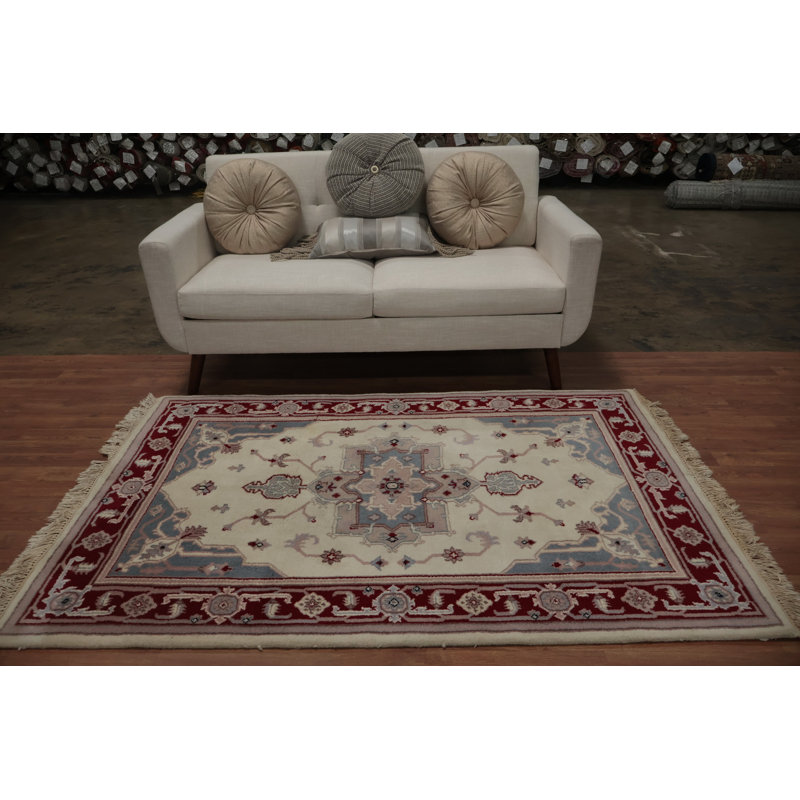 Tapis oriental riche ivoire et rouge avec motif classique 4 x 6