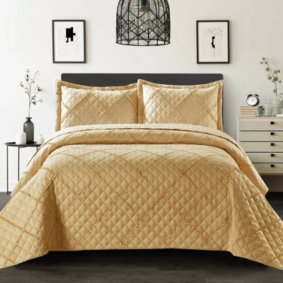 Luxury Quilted Modern Ruffle Bedspread Box Pattern Soft Comforter  Bedding Set With Pillow Shams