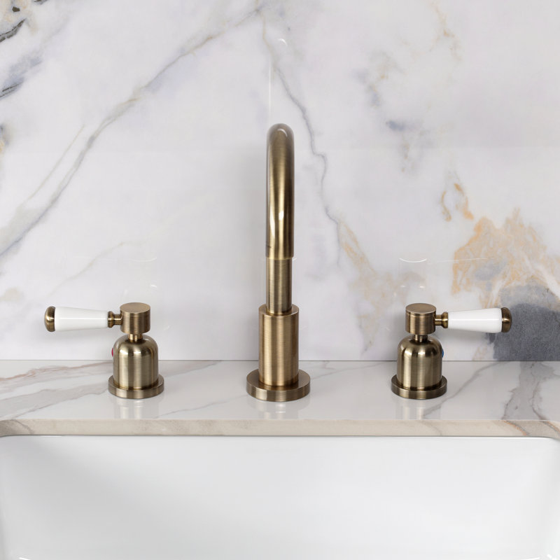 Robinet de salle de bain espacé Kingston, Antique Brass