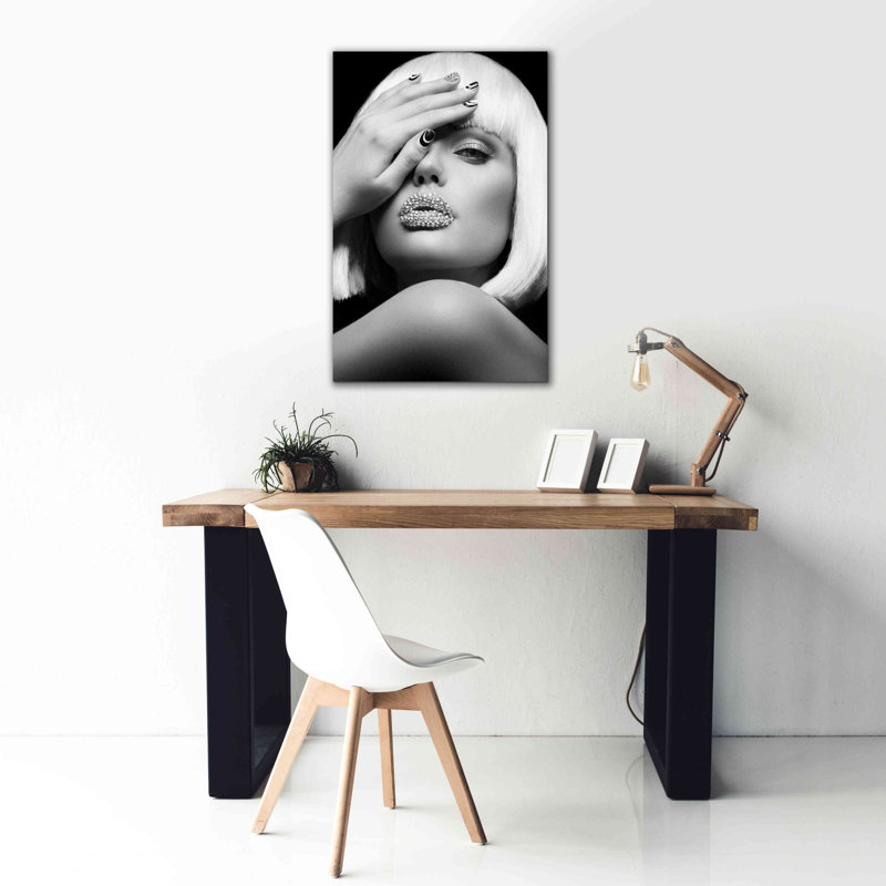 "Diamond Lips BW" par Design Fabrikken, H 40 po x l 26 po x P 1,5 po