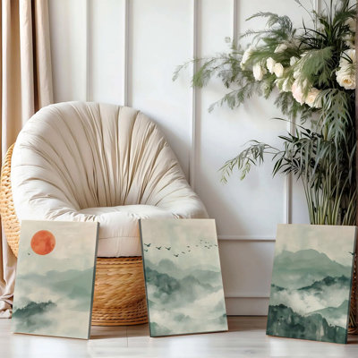 Ensemble de 3 affiches murales encadrées, paysage abstrait sur toile, soleil rouge et oiseaux en vol, peinture de montagne minimaliste et moderne pour salon, chambre ou bureau, tons vert et gris, prêtes à être accrochées.