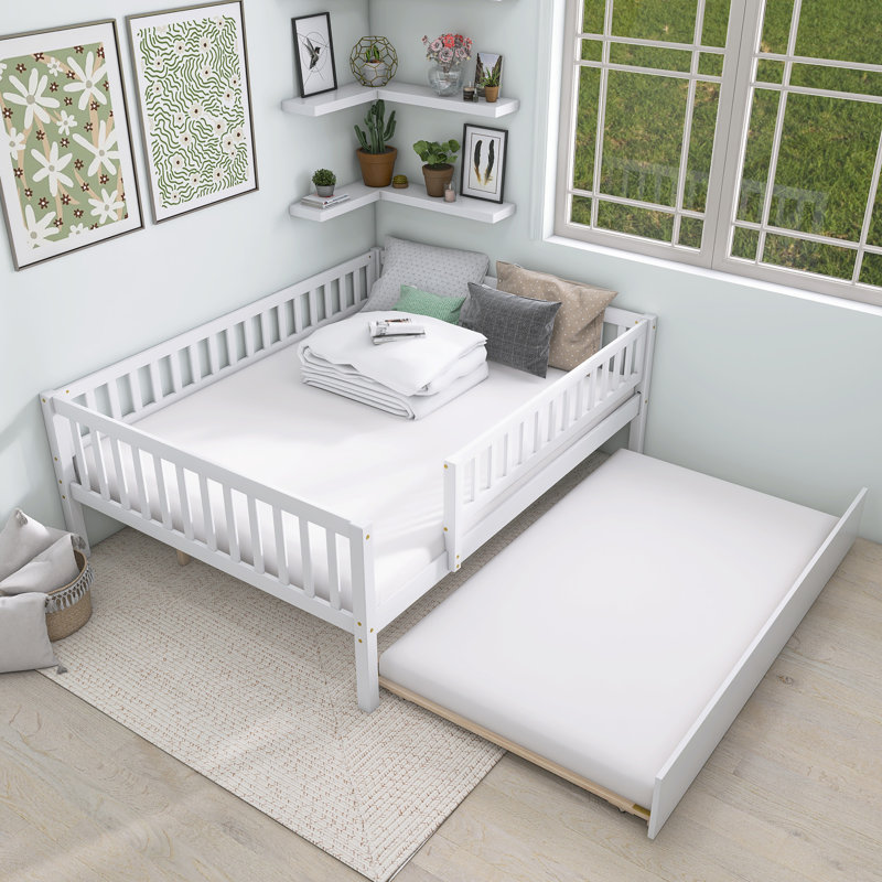 Lit de jour blanc en bois avec couchette et garde-corps