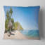 Coussin de mer avec des chaises et des parapluies-788829390