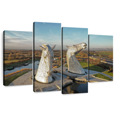 Lilie The Kelpies Monument