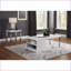 Table basse blanche ultrabrillante avec pieds chromés, rangement peu encombrant pour le salon