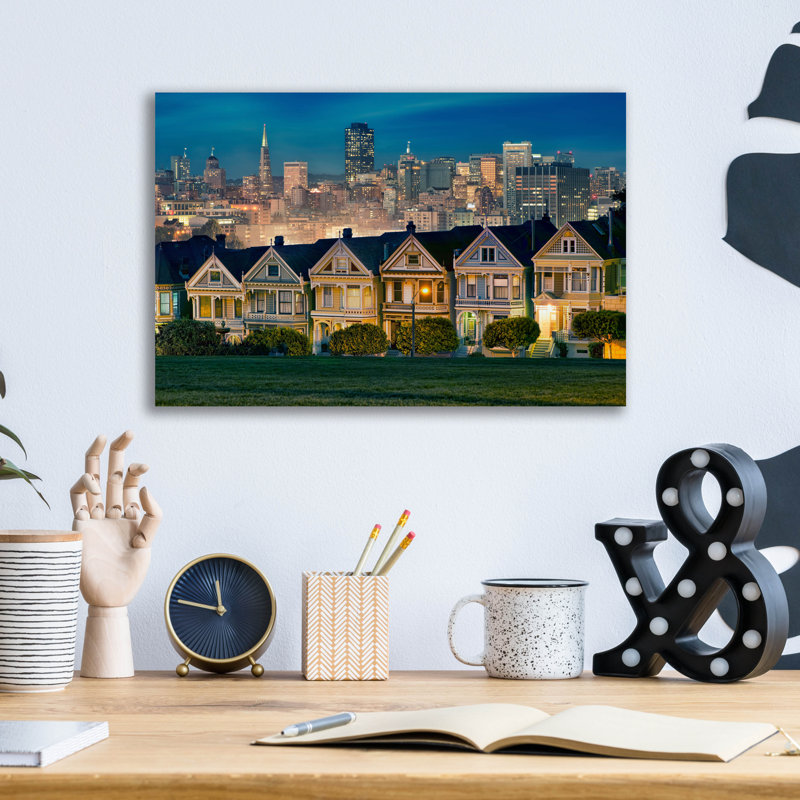 «Paintedames» par Lee Sie, art en verre acrylique, H 12 po x l 16 po x P 0,13 po