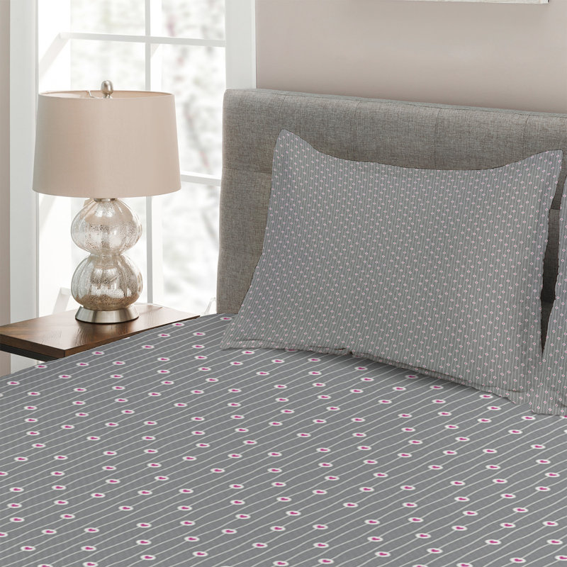Love Modern & Contemporary Polyester Floral Coverlet, Queen Bedspread + 2 Shams
