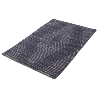 Tapis bleu marine Tangier 5 pi 1 po x 8 pi 0 po
