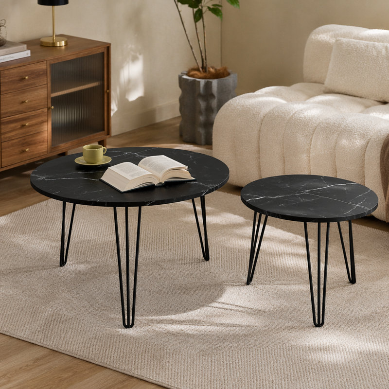 Ensemble de charmantes tables basses gigognes pour diverses pièces, rehaussant l'espace et le style.
