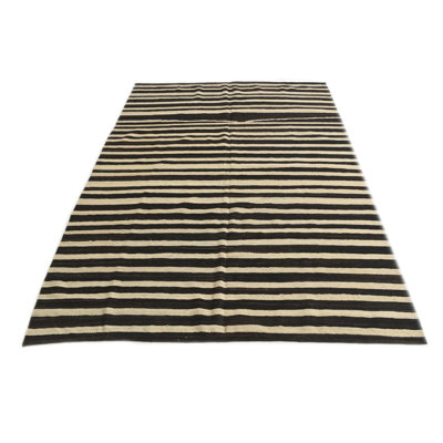 Tapis noir et crème 5x8 Pinkerton