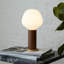 Lampe de table noyer Knuckle avec Enno