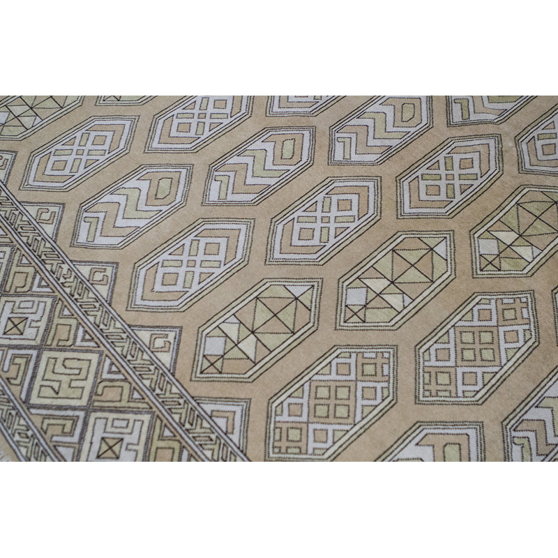 Hand-Knotted High-Quality Beige Area Rug
