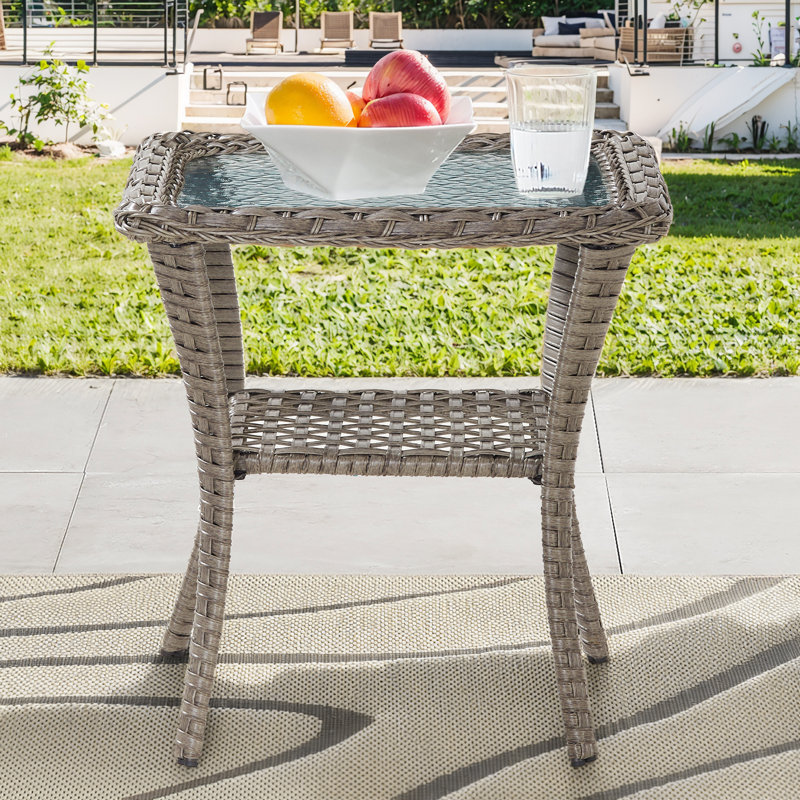 Table d'appoint d'extérieur carrée L 19,7 po x l 19,7 po Gaetanino, Gris