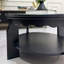 Table basse noire de style rétro