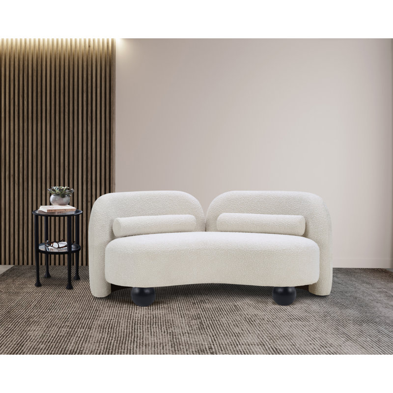 Causeuse Daphne, Tissu crème bouclé