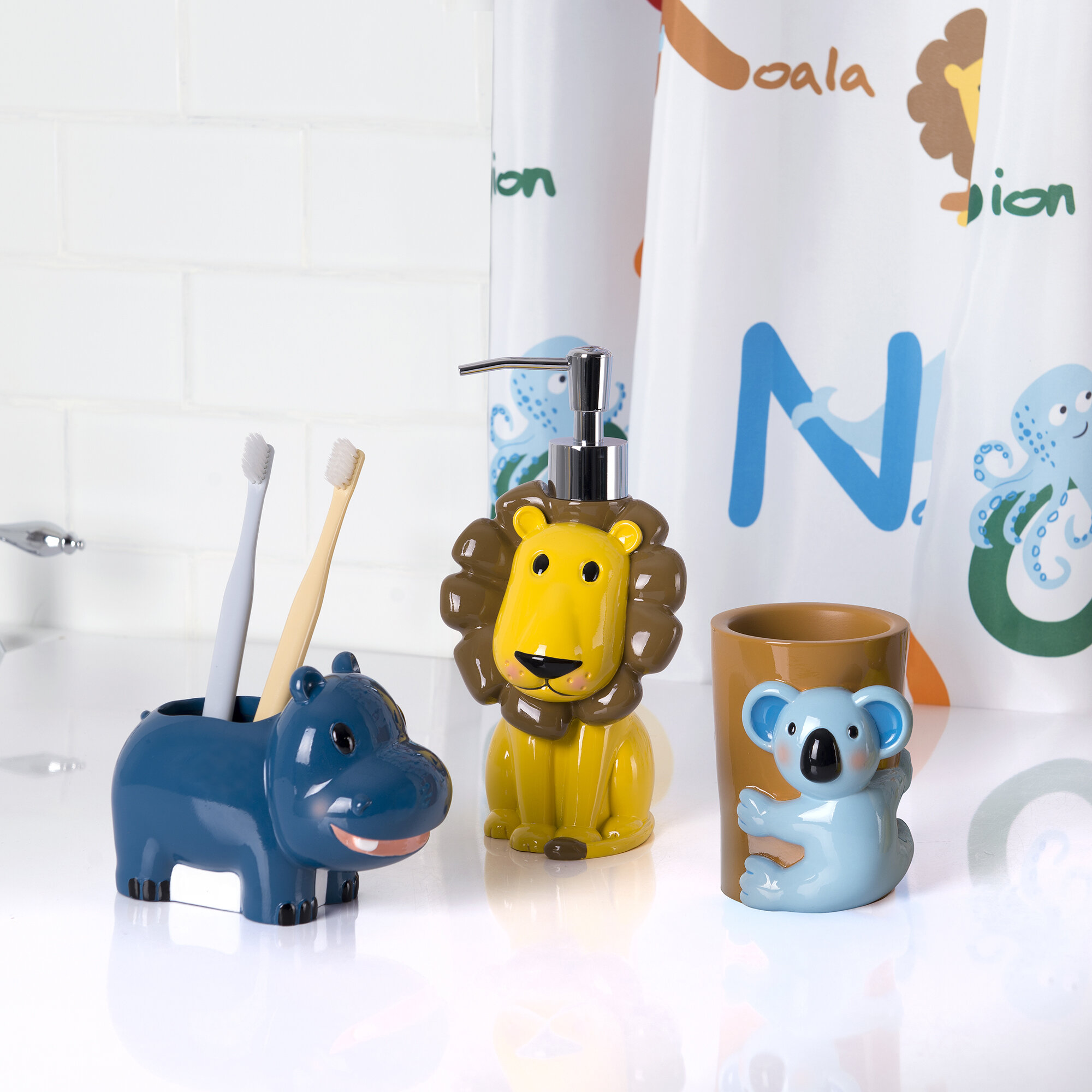 Kids' bathroom accessories