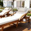 Chaises longues d'extérieur 77,5 po, structure en bois d'acacia, dossier et repose-pieds rembourrés et réglables, appui-tête et plateau latéral rétractable, parfait pour la terrasse, la piscine, le jardin, la plage -747828736-747828740