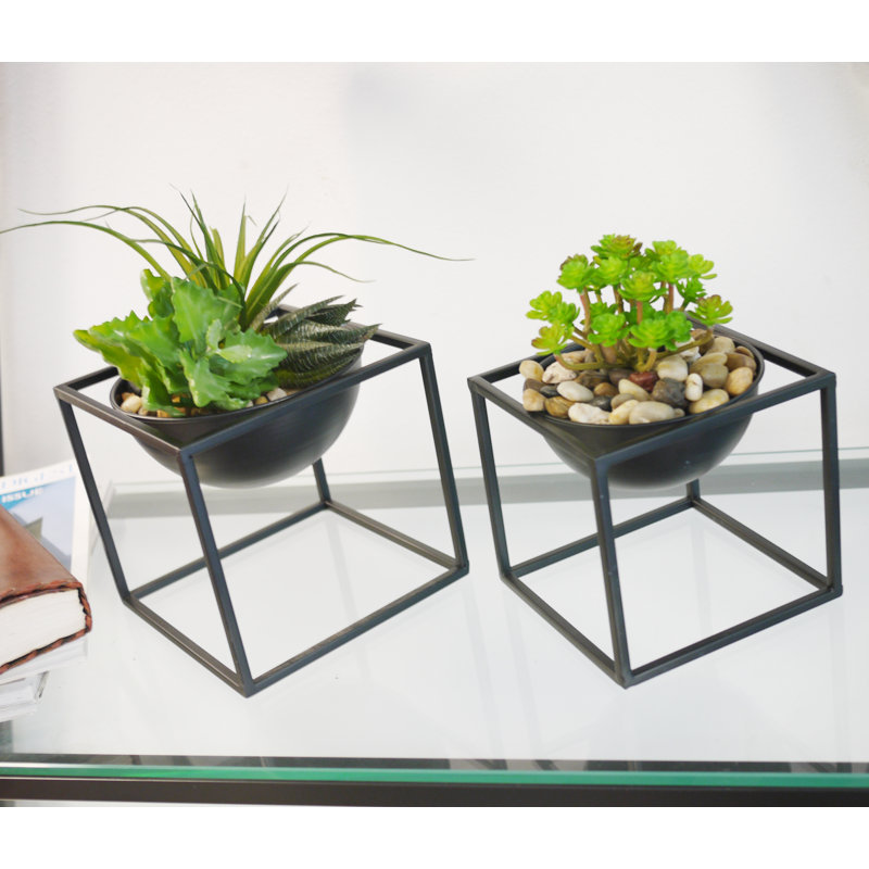 Aife Metal Pot Planter