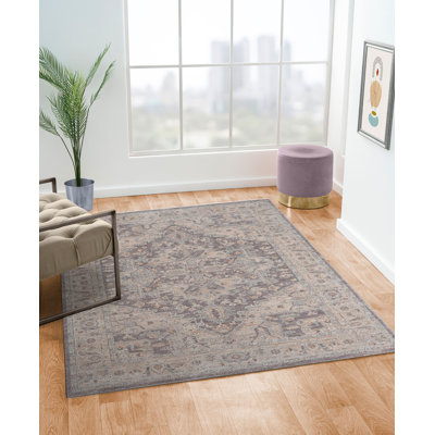Tapis oriental tissé à la machine