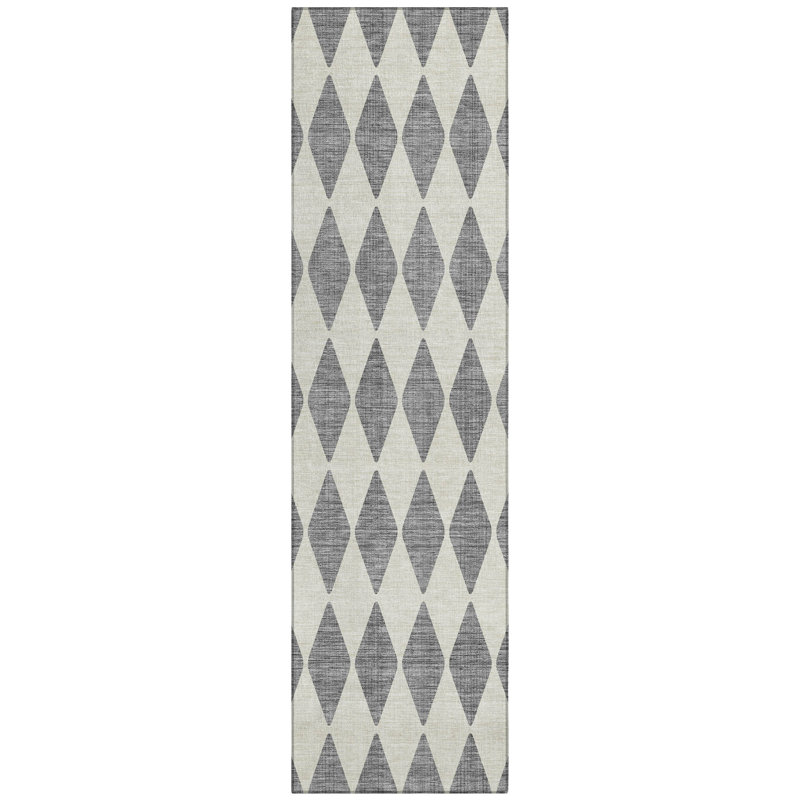 Loreen Washable Geometric Indoor / Outdoor Rug, Runner 2'3" x 7'6"